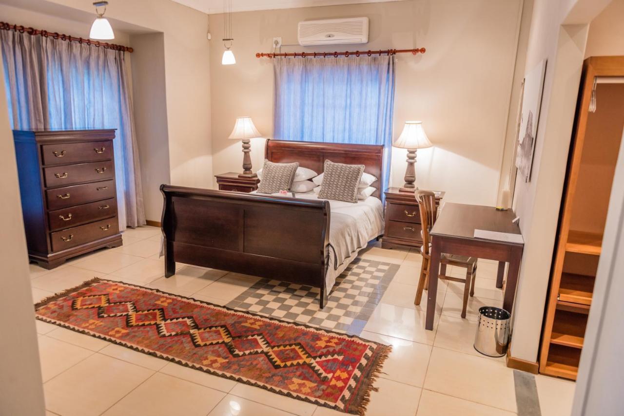 Chateau B&B Piet Retief Bagian luar foto